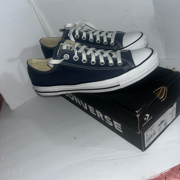 All stars converts men’s size 9 women’s size 11, like new - Picture 1 of 12